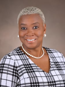 Leslie Cato_Web_944x1259px